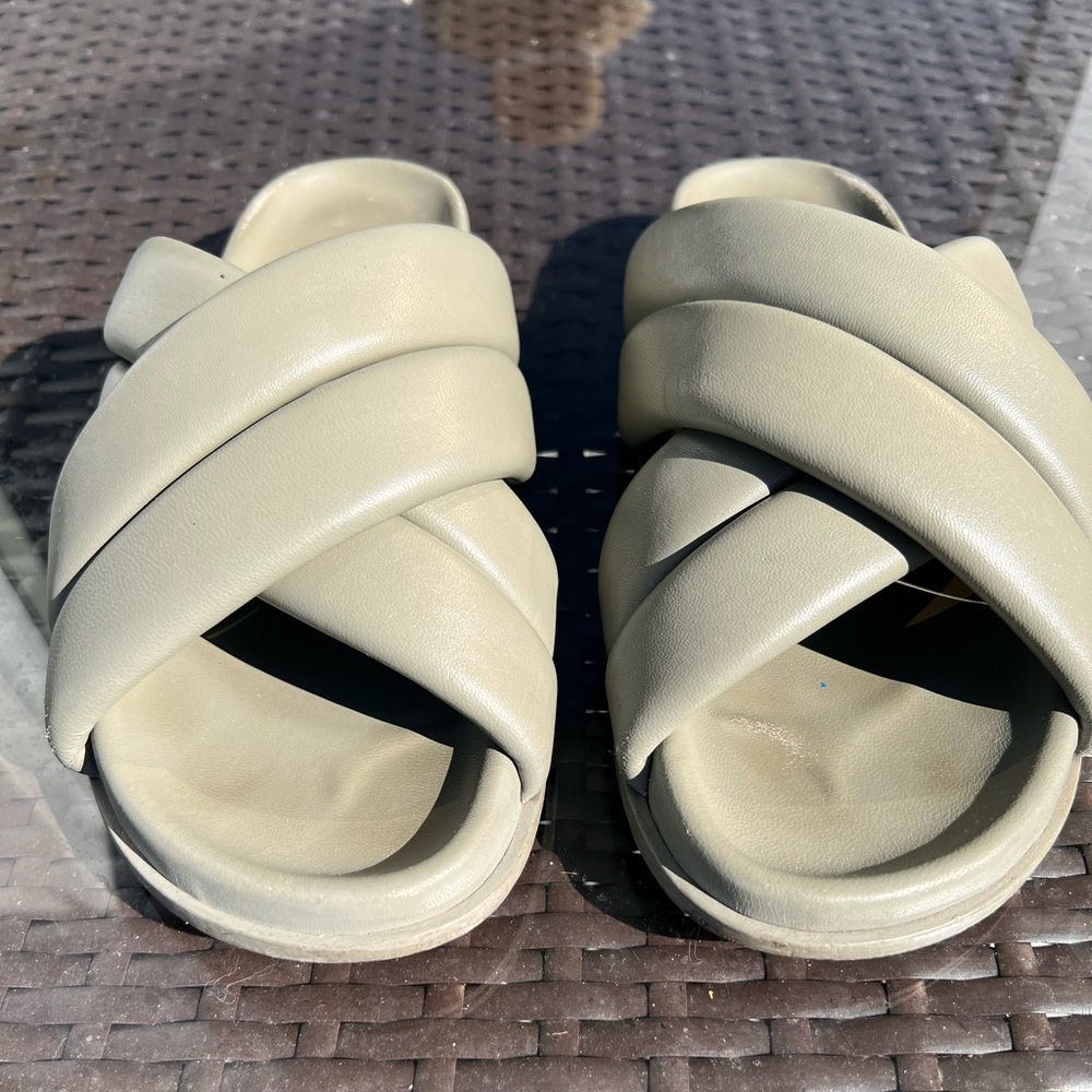 Anine Bing Lizzie flat sandals puffy straps, padded sole 100% lamb leather. - Picture 4 of 11